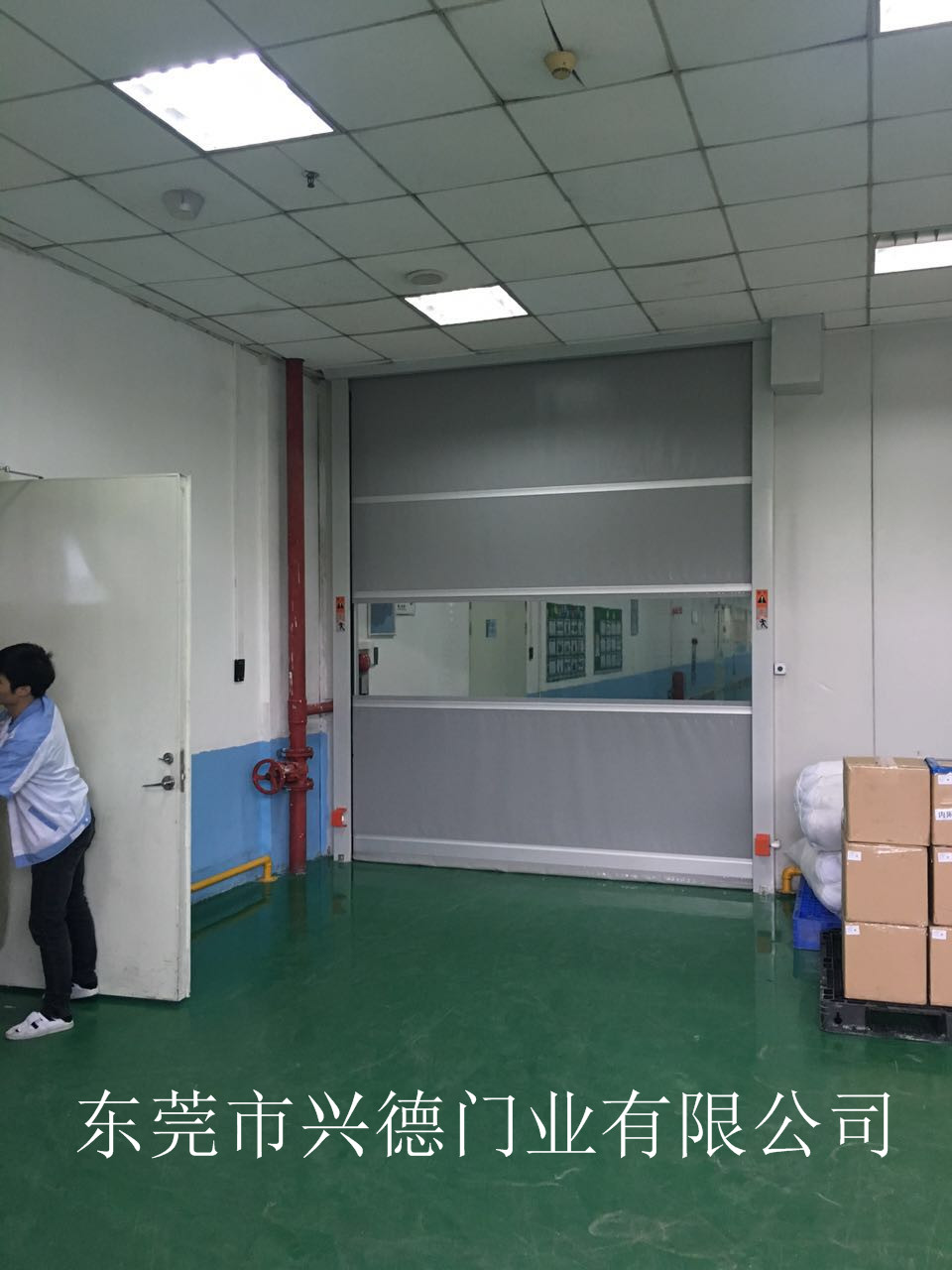 什么生產(chǎn)廠家定做硬質(zhì)快速卷簾門質(zhì)量好？
